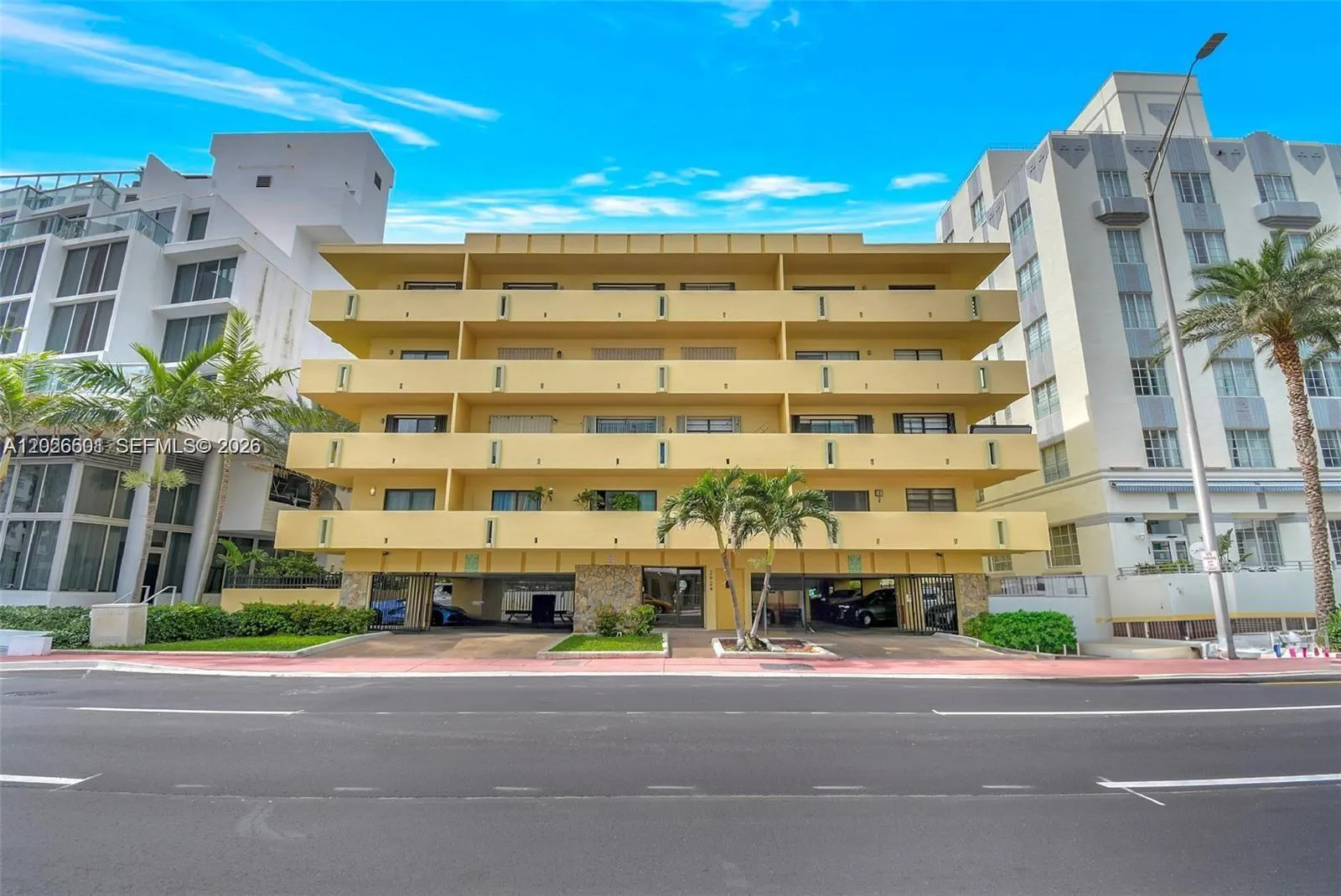 Foto de propiedad en 2924 Collins Avenue 301, Miami Beach, FL 33140 Miami Beach con MLS# 