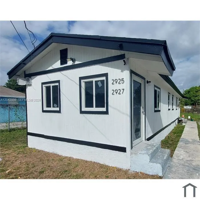 En Venta 2927 NW 60th Street, Miami, FL 33142, Miami, FL 33142