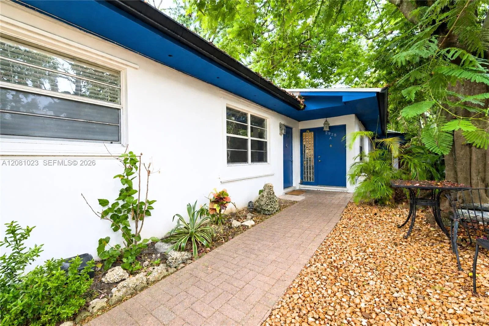 Foto de propiedad en 2928 Louise Street 30, Miami, FL 33133 Miami con MLS# 