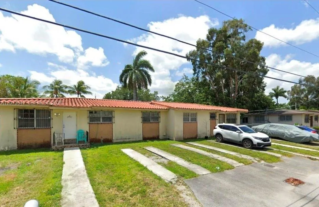 En Venta 2930 NW 12th Street, Miami, FL 33125, Miami, FL 33125