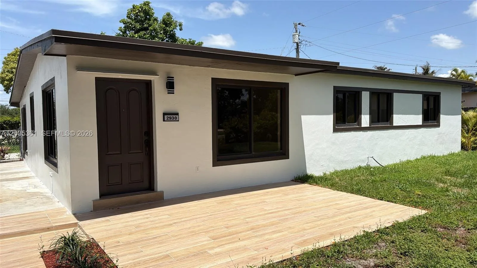Foto de propiedad en 2930 SW 106th Avenue, Miami, FL 33165 Miami con MLS# 