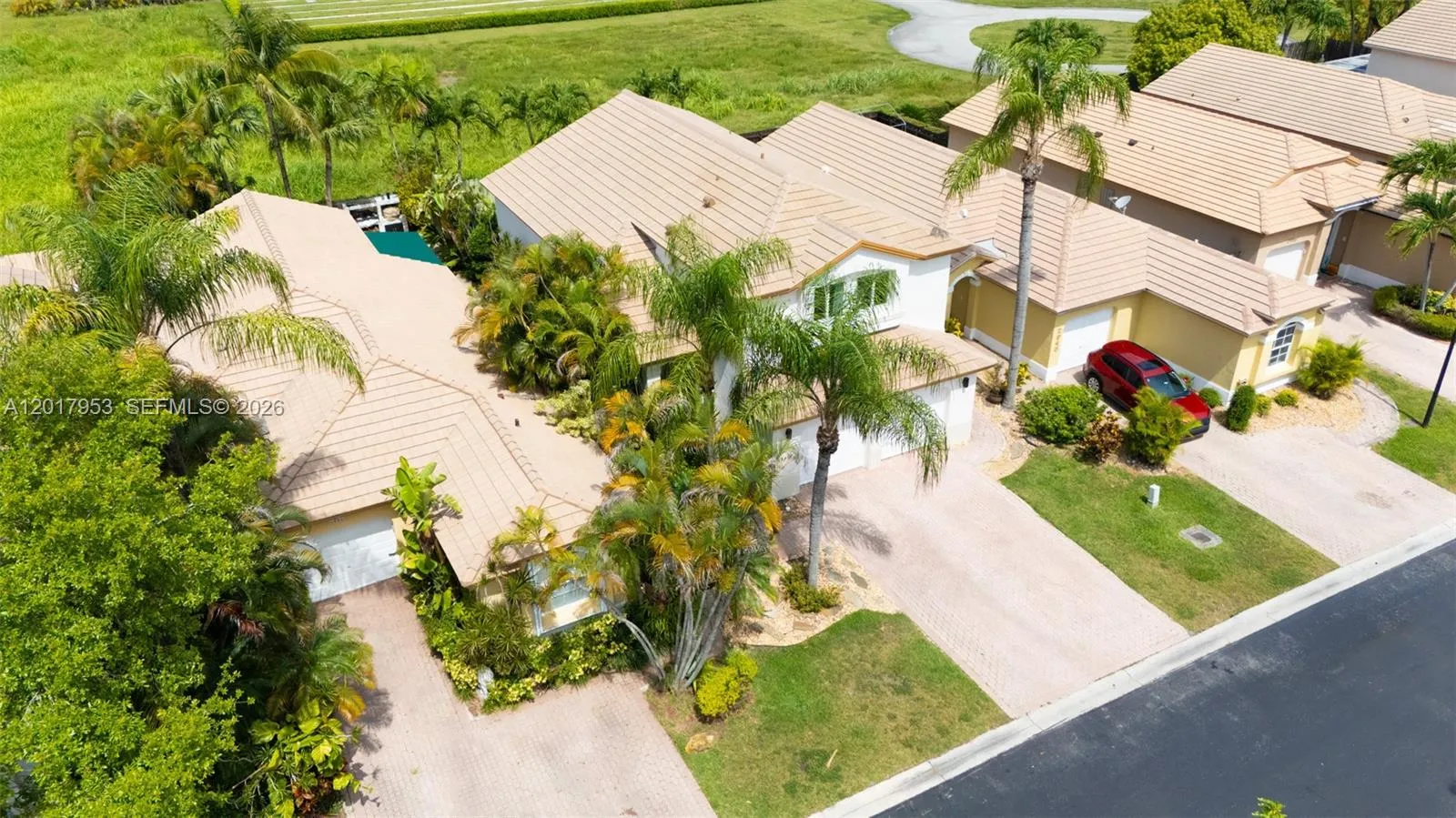 Vendido 2940 NW 99th Place, Doral, FL 33172, Doral, FL 33172