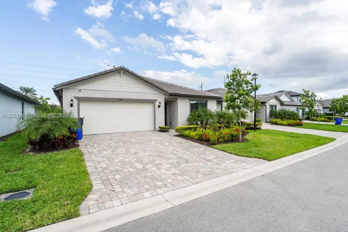 Foto de propiedad en 2940 Shortleaf Avenue 2940, Lauderdale Lakes, FL 33311 Lauderdale Lakes con MLS# 