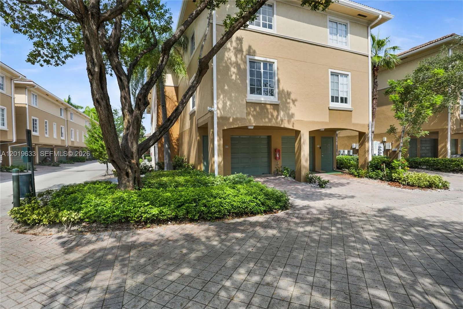 Foto de propiedad en 2941 NE 185th Street 1305, Aventura, FL 33180 Aventura con MLS# 
