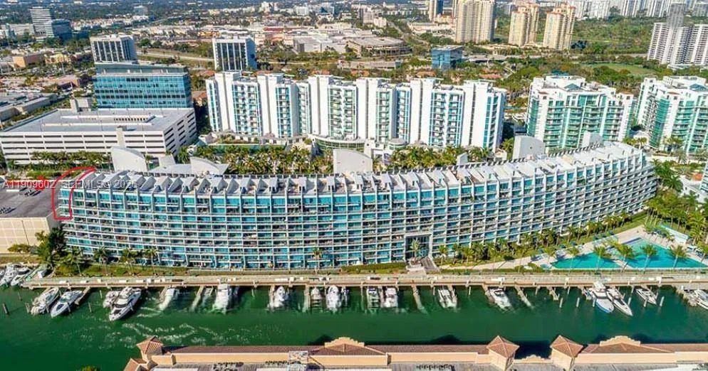 Foto de propiedad en 2950 NE 188th Street 501, Aventura, FL 33180 Aventura con MLS# 