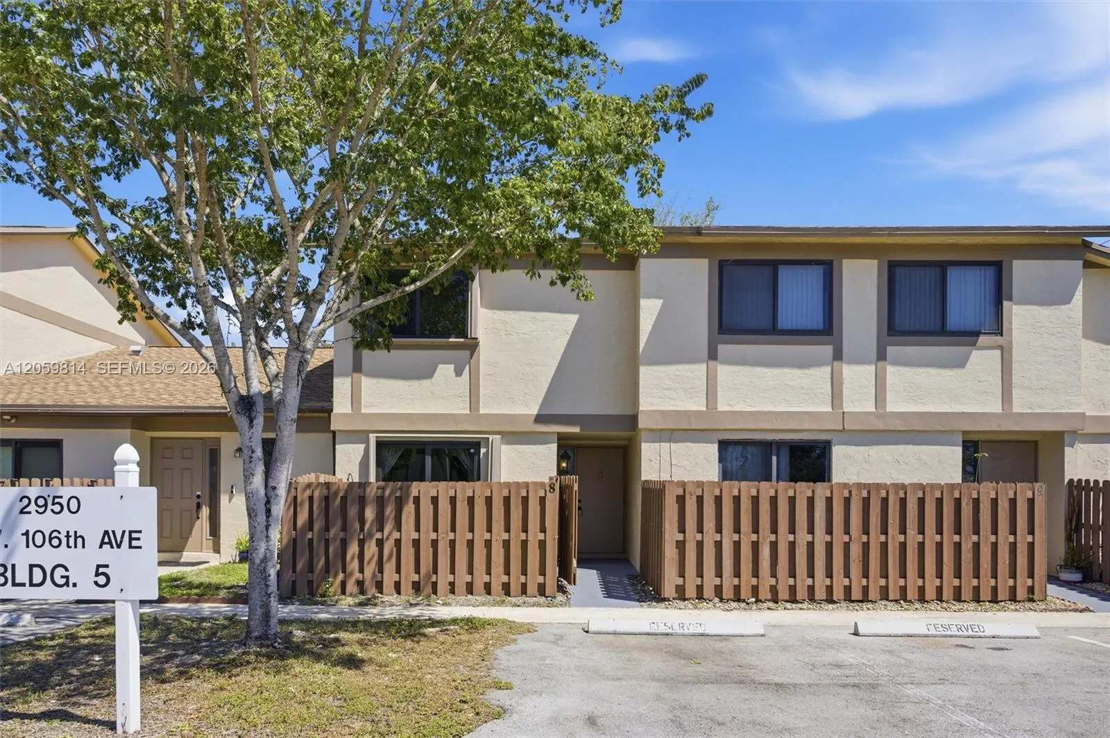 Foto de propiedad en 2950 NW 106th Avenue 8, Sunrise, FL 33322 Sunrise con MLS# 