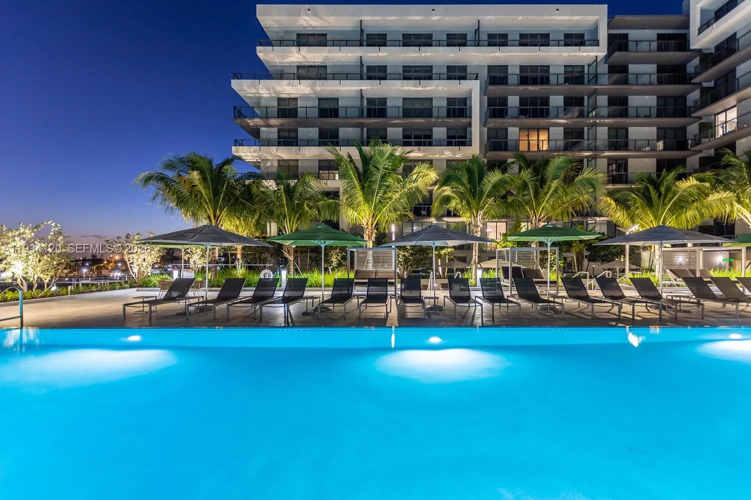 Foto de propiedad en 2960 NE 207 Street 810, Aventura, FL 33180 Aventura con MLS# 