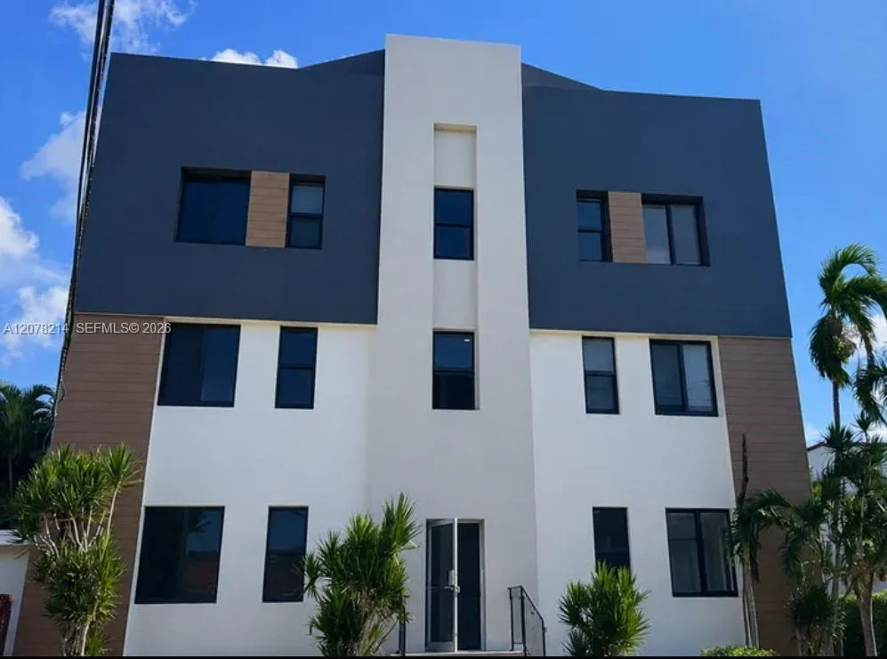 En Renta 2961 SW 5th Street 14, Miami, FL 33135, Miami, FL 33135