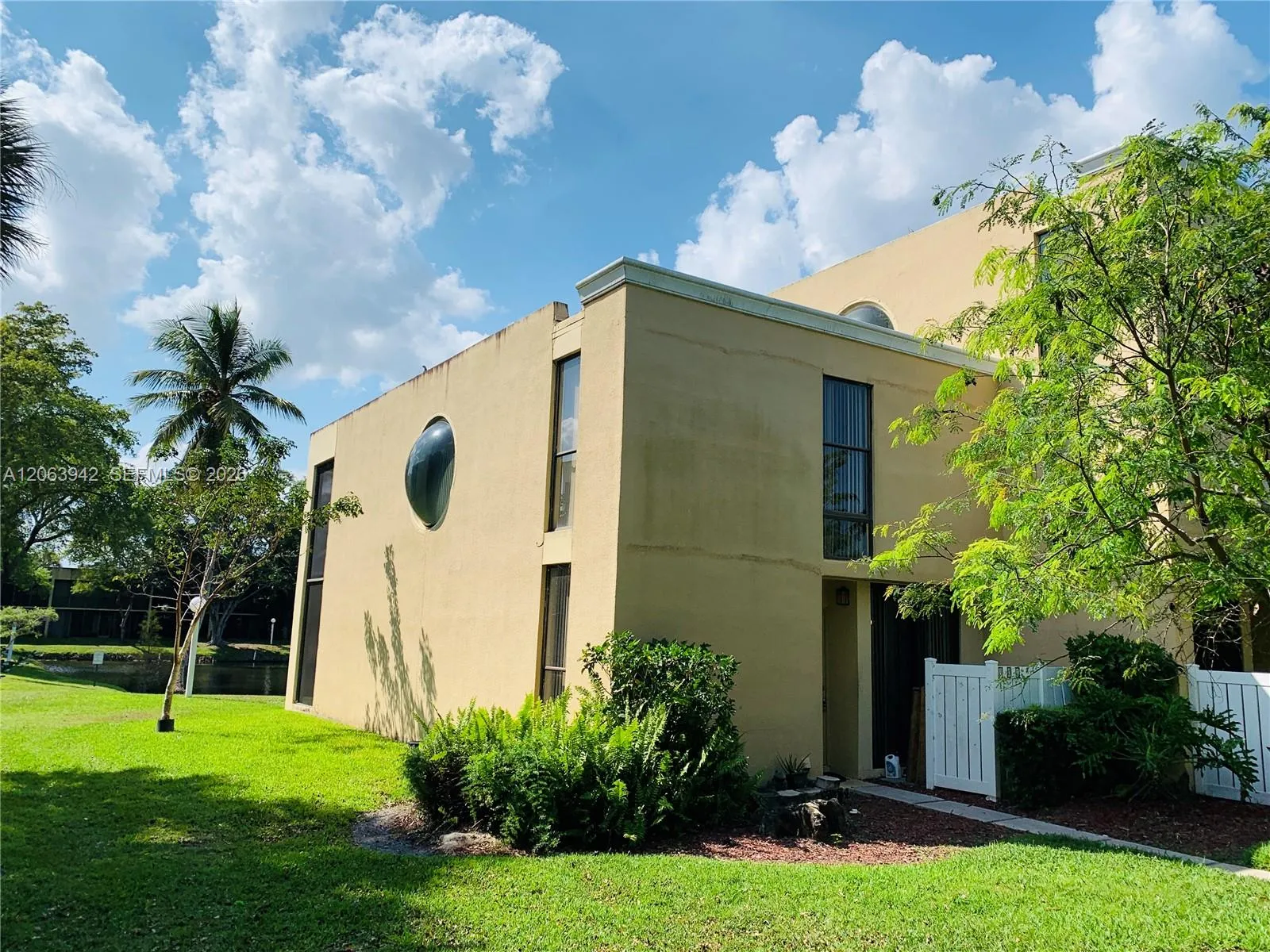 Foto de propiedad en 2961 SW 87th Avenue 301, Davie, FL 33328 Davie con MLS# 