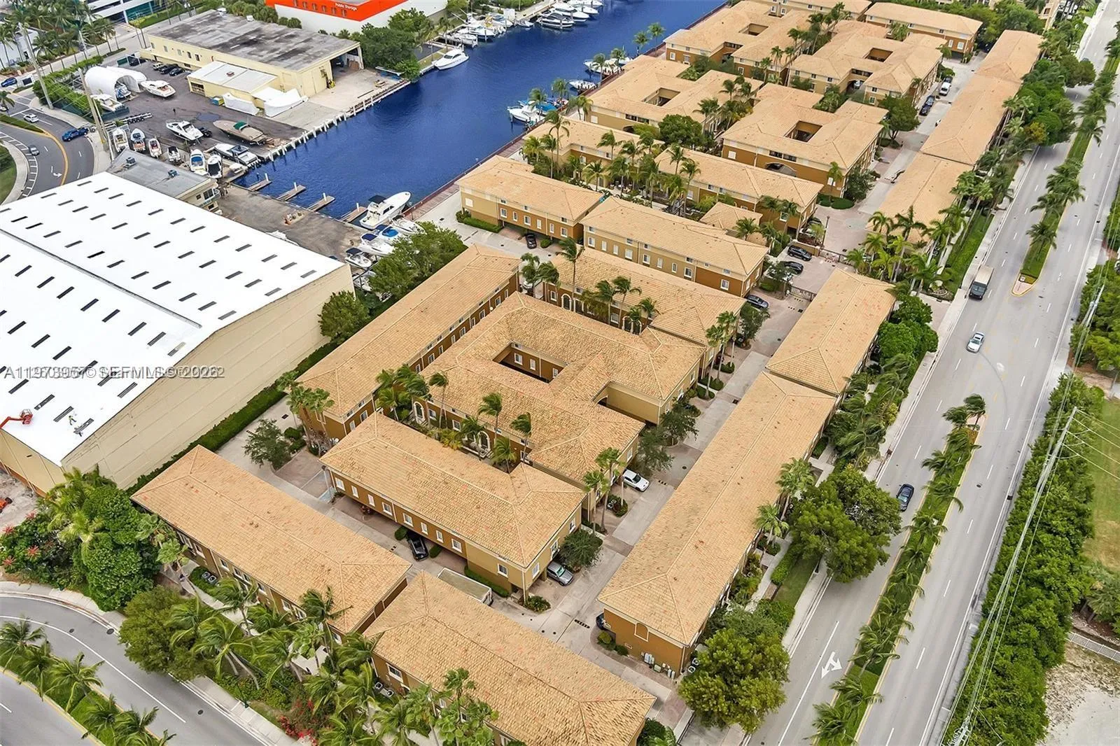 Foto de propiedad en 2965 NE 185th Street 1513, Aventura, FL 33180 Aventura con MLS# 