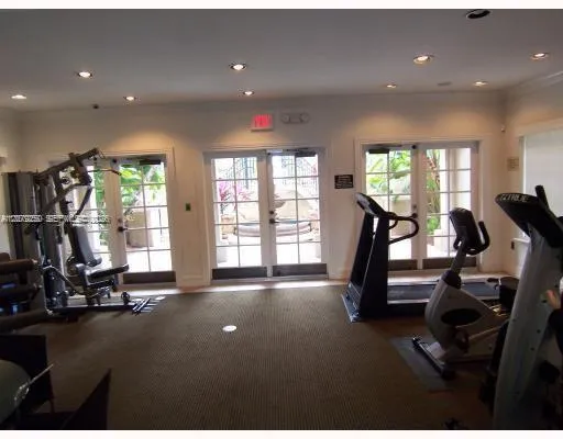 Foto de propiedad en 2971 NE 185th Street 1906, Aventura, FL 33180 Aventura con MLS# 