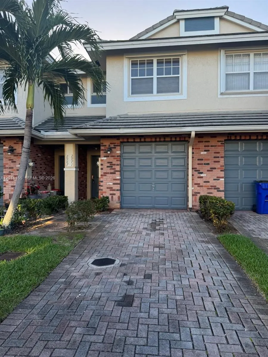Foto de propiedad en 2971 NW 33rd Way, Lauderdale Lakes, FL 33311 Lauderdale Lakes con MLS# 