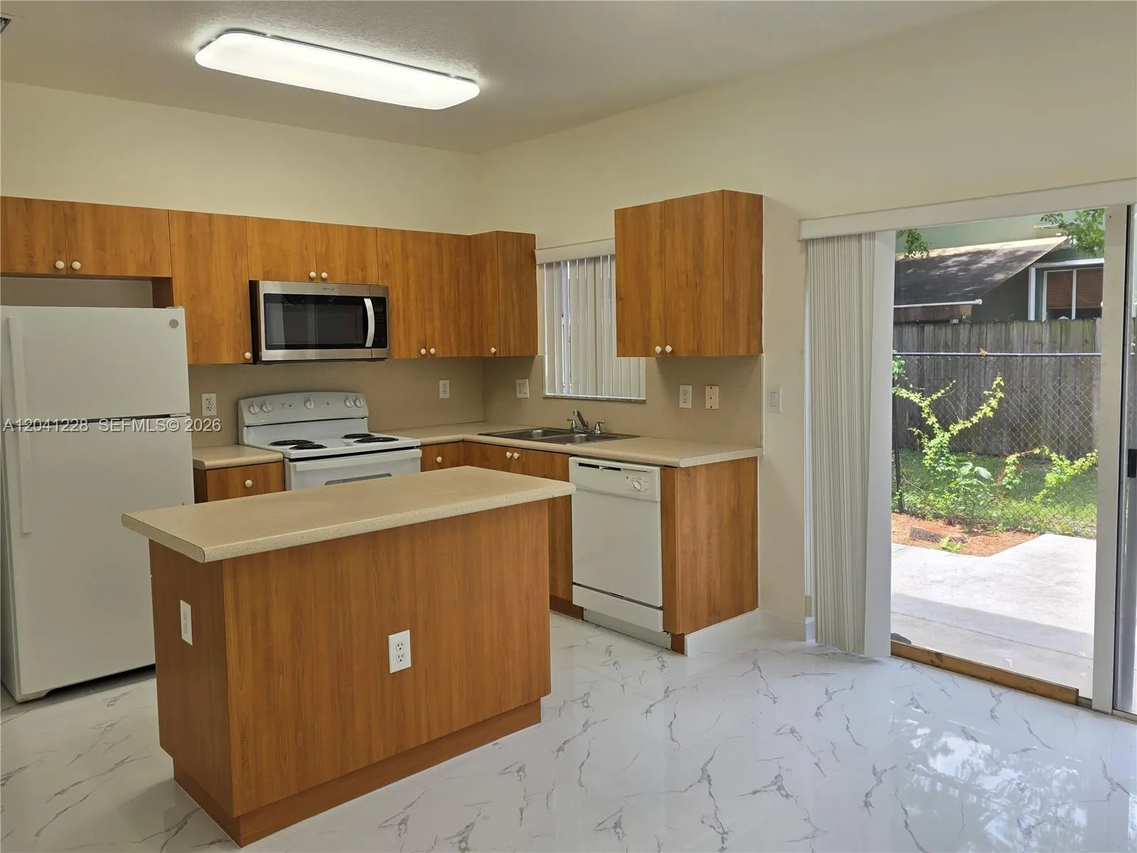 Foto de propiedad en 2973 SE 15th Terrace, Homestead, FL 33035 Homestead con MLS# 
