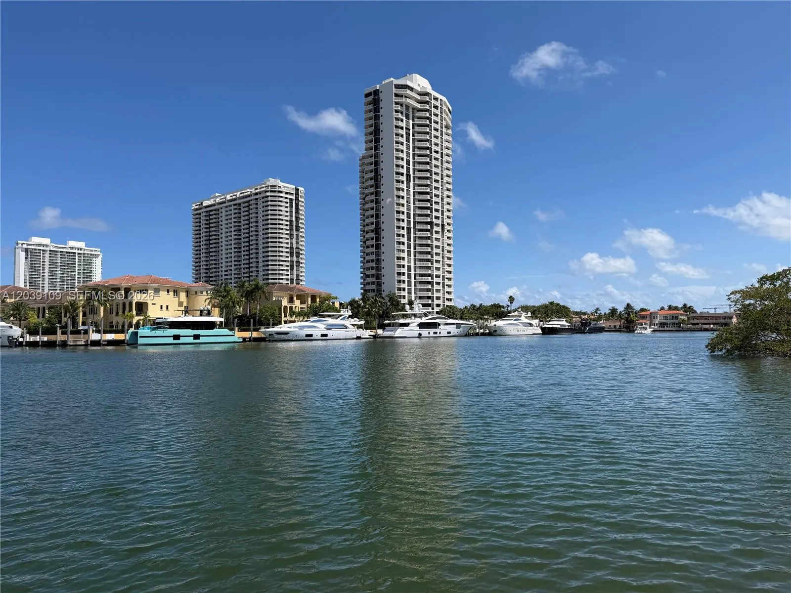 Alquilada 2980 Point East Drive D311, Aventura, FL 33160, Aventura, FL 33160