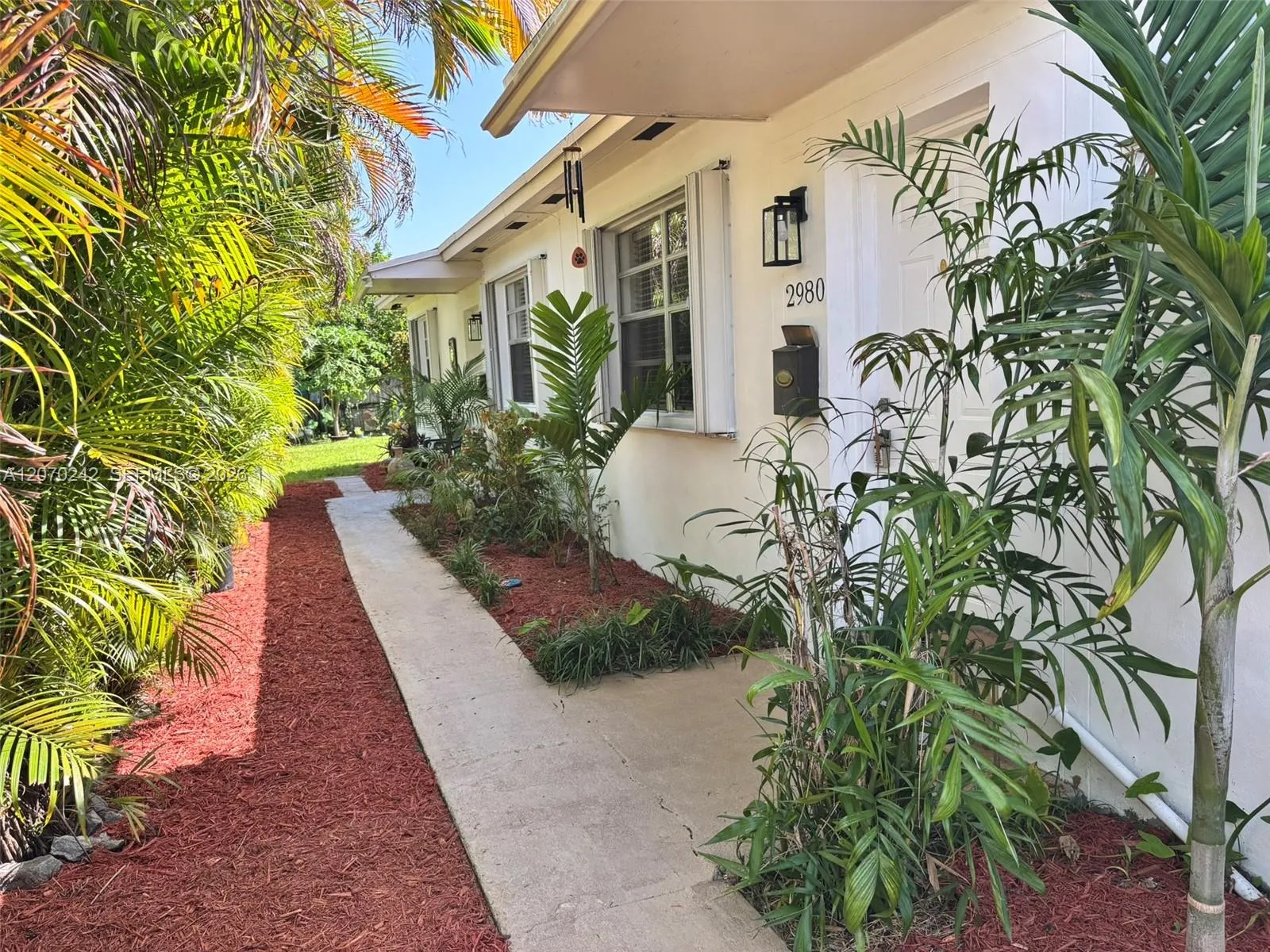 Foto de propiedad en 2980 SW 25th Street 1, Miami, FL 33133 Miami con MLS# 