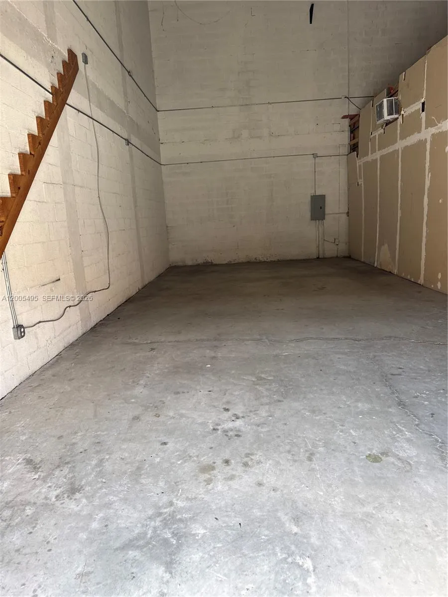 Vendido 2980 W 82th Street 138 bay 5, Hialeah, FL 33018, Hialeah, FL 33018
