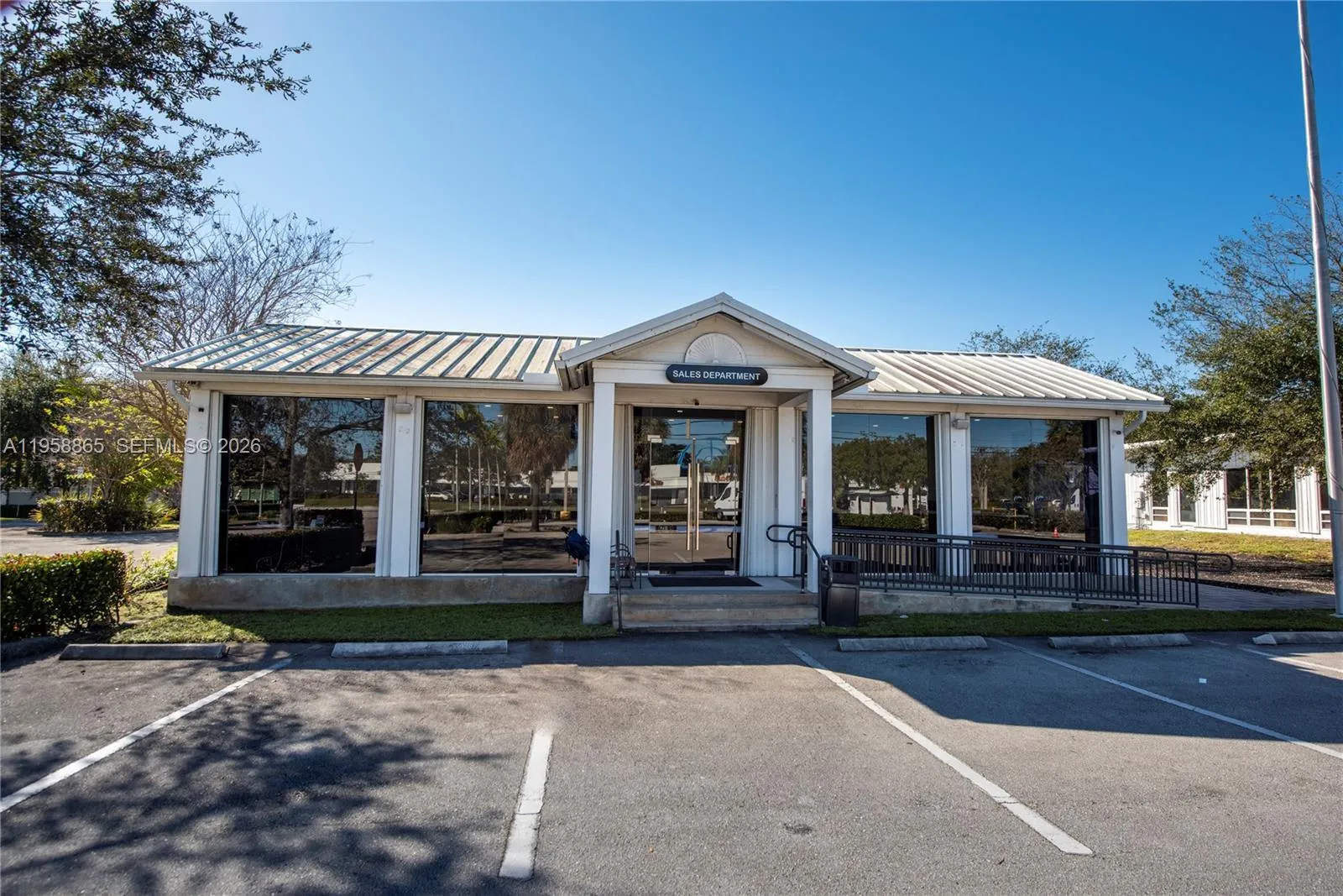 En Renta 2980 W Oakland Park Boulevard, Oakland Park, FL 33311, Oakland Park, FL 33311