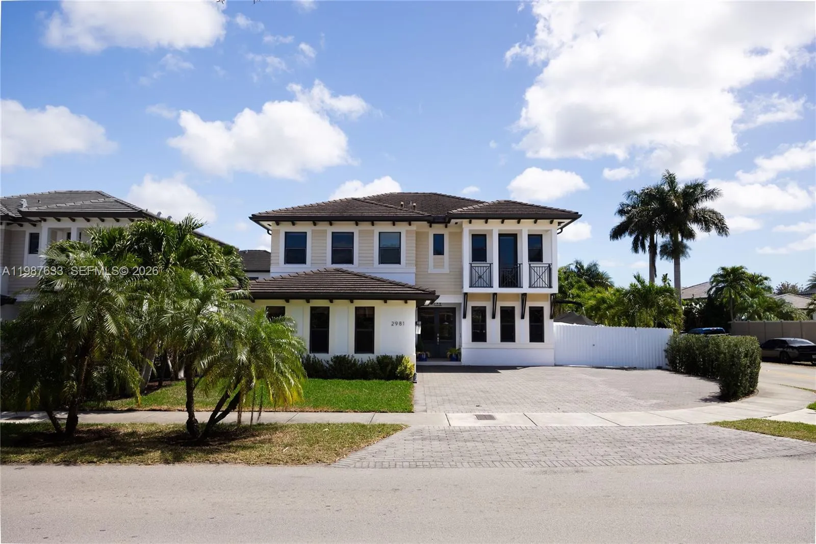 Foto de propiedad en 2981 SW 149th Avenue, Miami, FL 33185 Miami con MLS# 