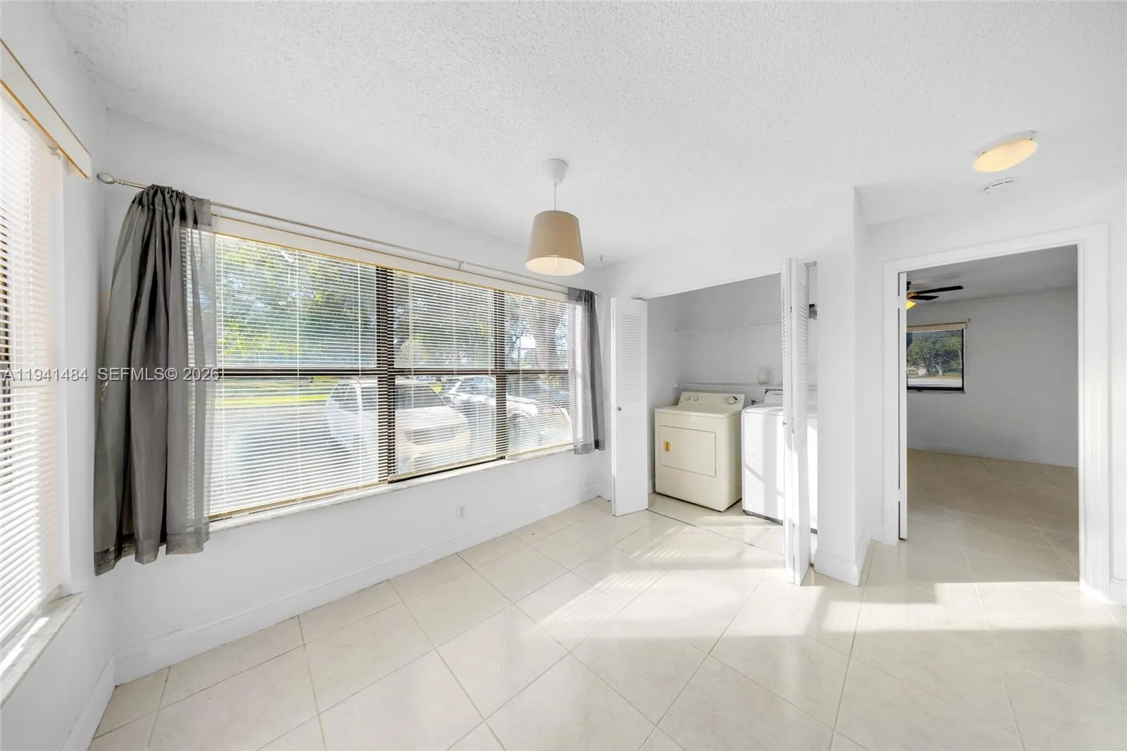 Foto de propiedad en 2986 S University Drive 8101, Davie, FL 33328 Davie con MLS# 