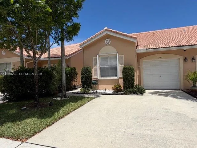 Foto de propiedad en 299 Coral Trace Lane, Delray Beach, FL 33445 Delray Beach con MLS# 