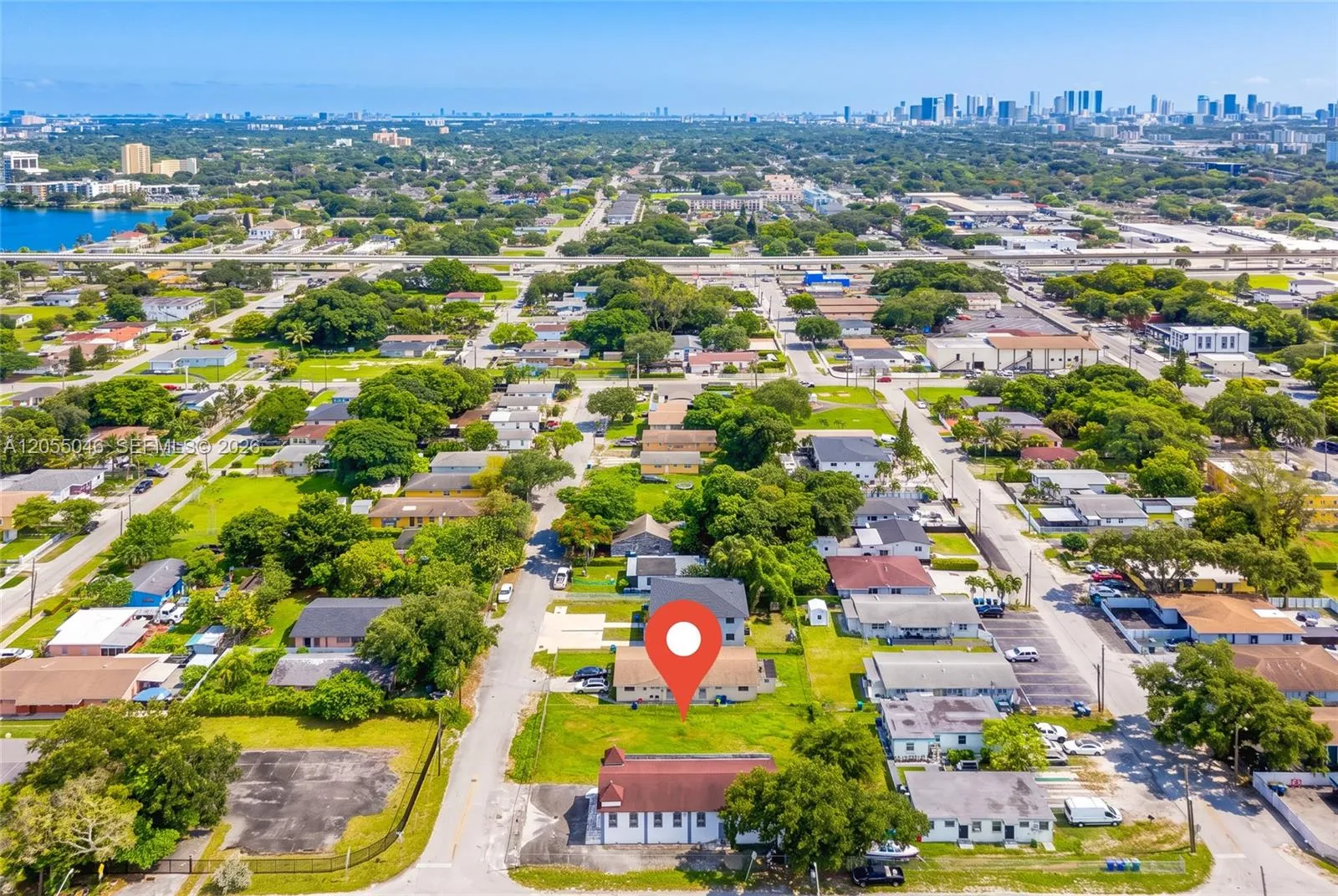 Foto de propiedad en 2990 NW 48th Street, Miami, FL 33142 Miami con MLS# 