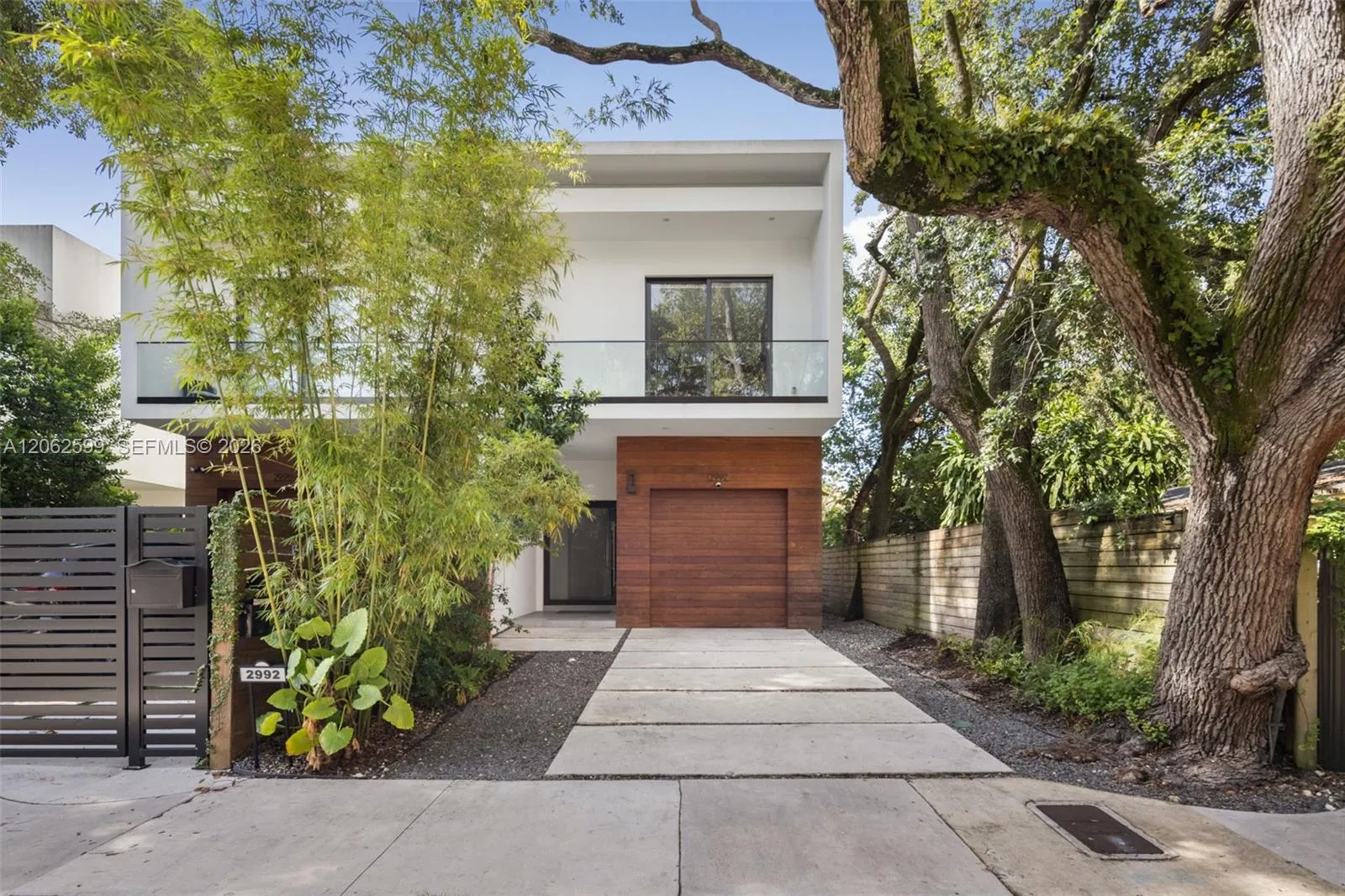 Foto de propiedad en 2992 Coconut Avenue, Coconut Grove, FL 33133 Coconut Grove con MLS# 