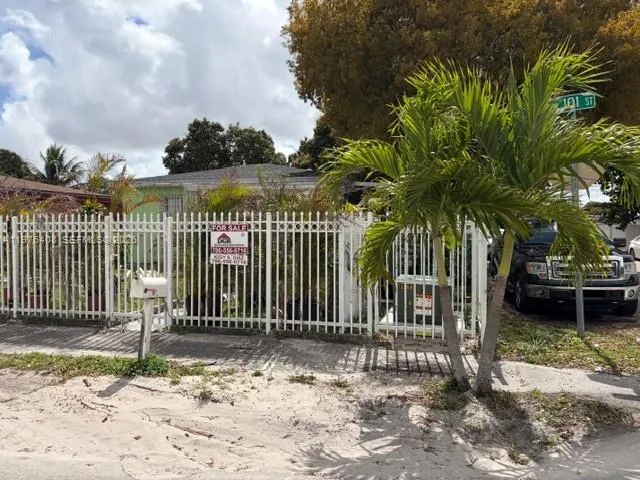 Vendido 2994 NW 101st Street, Miami, FL 33147, Miami, FL 33147
