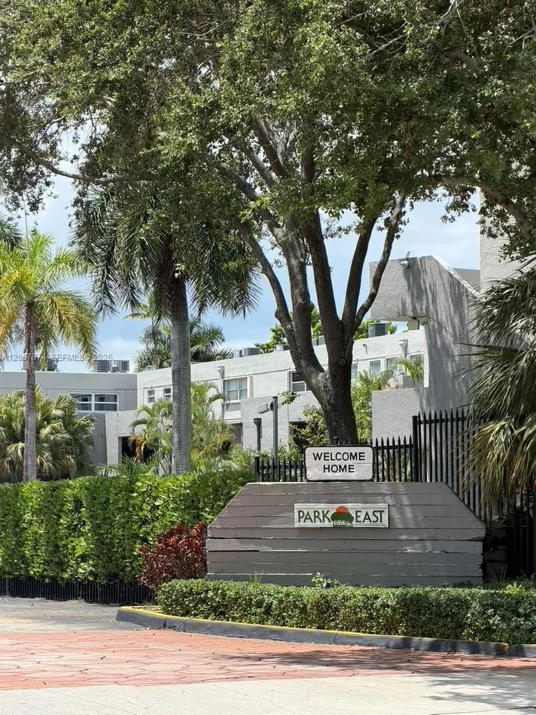 Foto de propiedad en 30 NW 87th Avenue C201, Miami, FL 33172 Miami con MLS# 