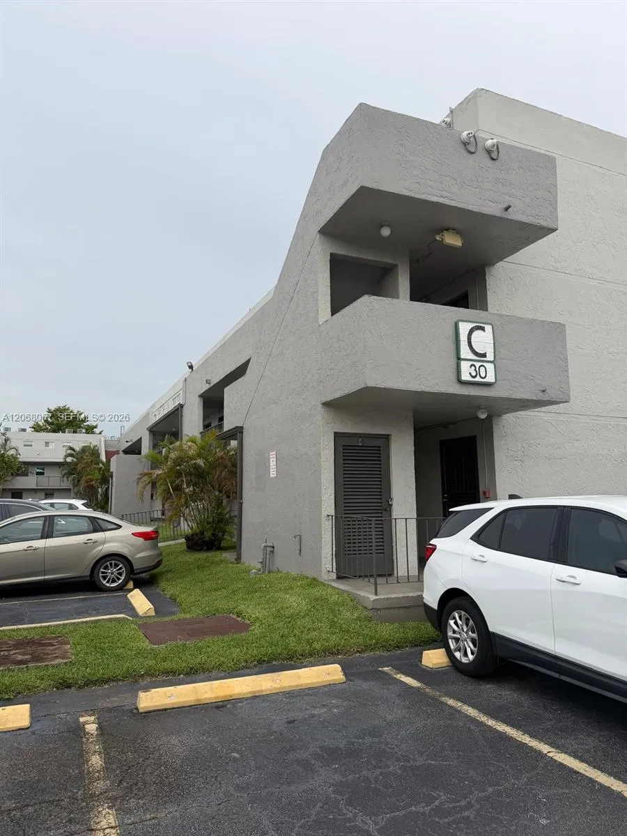 Foto de propiedad en 30 NW 87th Avenue C223, Miami, FL 33172 Miami con MLS# 