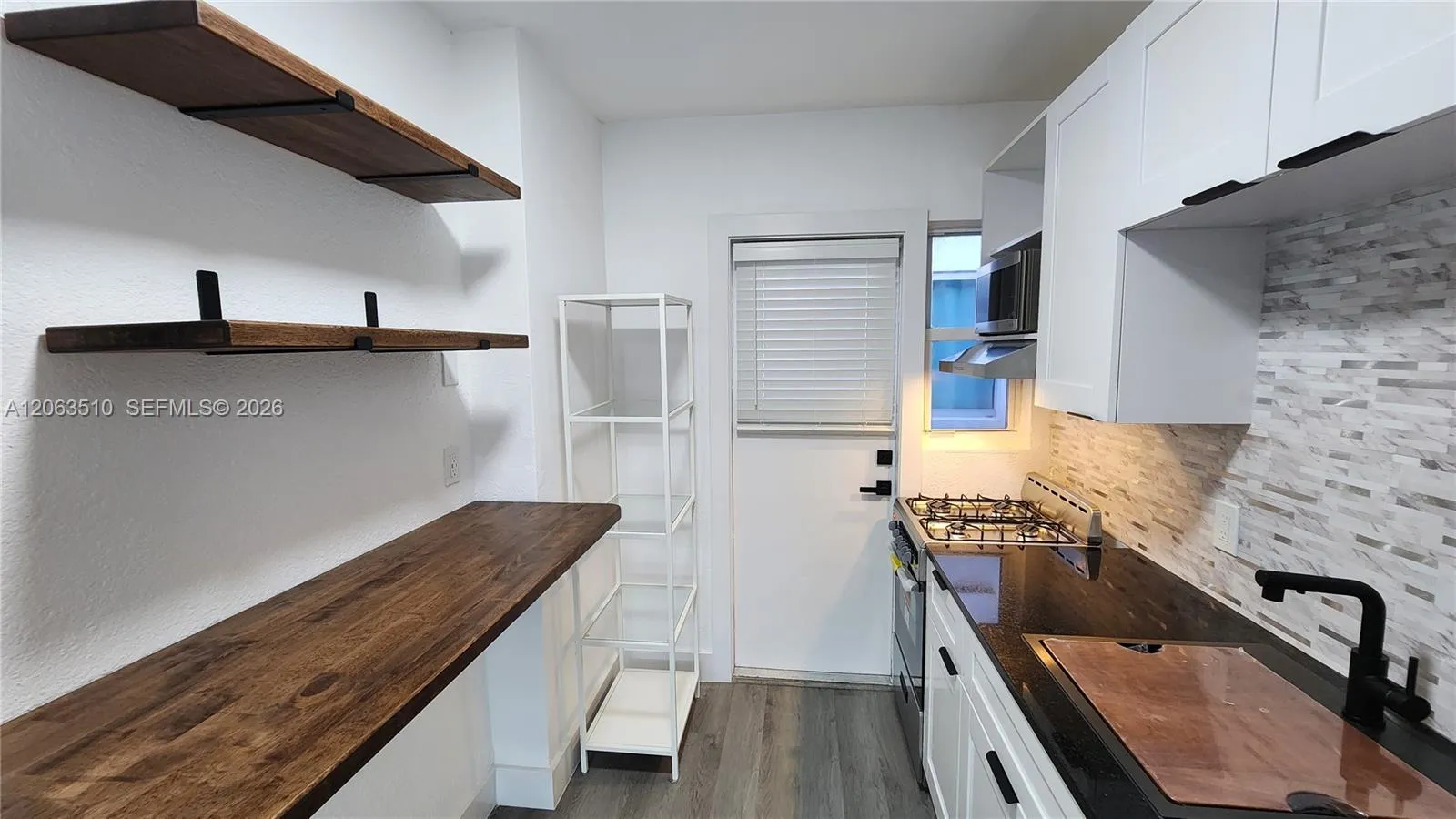 Foto de propiedad en 300 74th Street 14, Miami Beach, FL 33141 Miami Beach con MLS# 