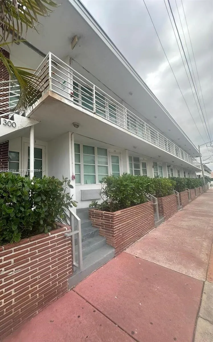 Foto de propiedad en 300 74th Street 17, Miami Beach, FL 33141 Miami Beach con MLS# 