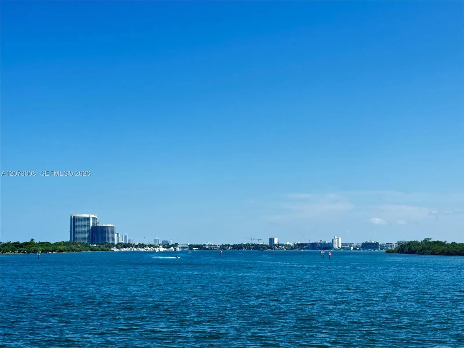 Foto de propiedad en 300 Bayview Drive 501, Sunny Isles Beach, FL 33160 Sunny Isles Beach con MLS# 