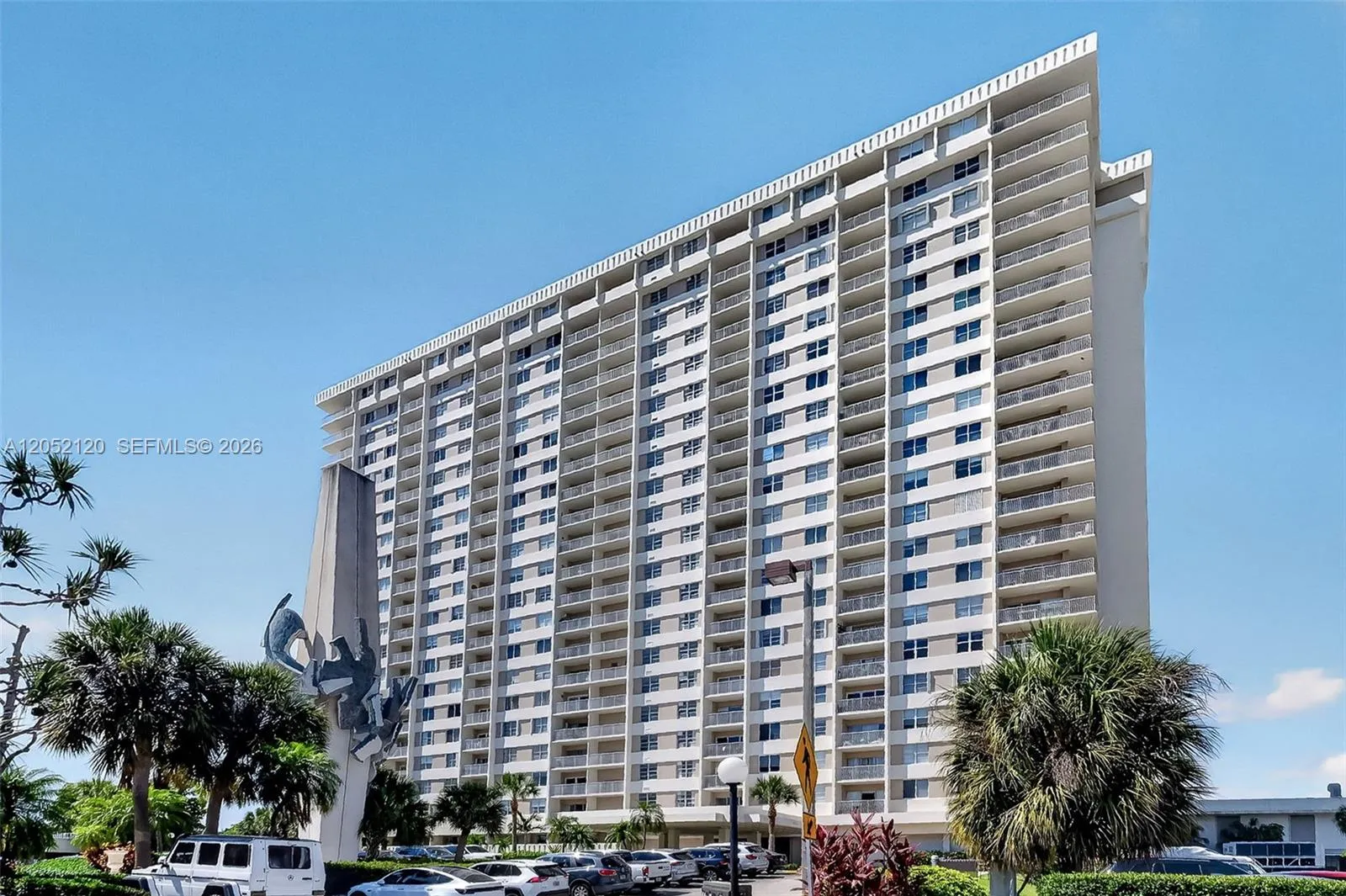 Foto de propiedad en 300 Bayview Drive 916, Sunny Isles Beach, FL 33160 Sunny Isles Beach con MLS# 