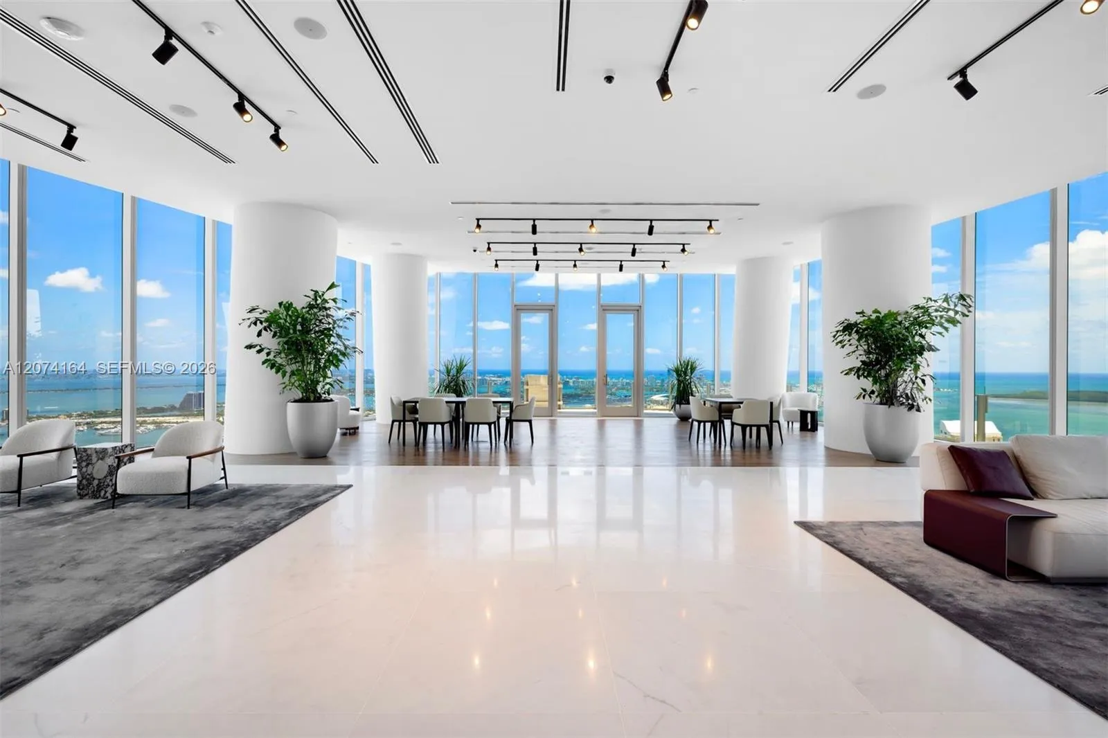 Foto de propiedad en 300 Biscayne Blvd Way 1005, Miami, FL 33131 Miami con MLS# 
