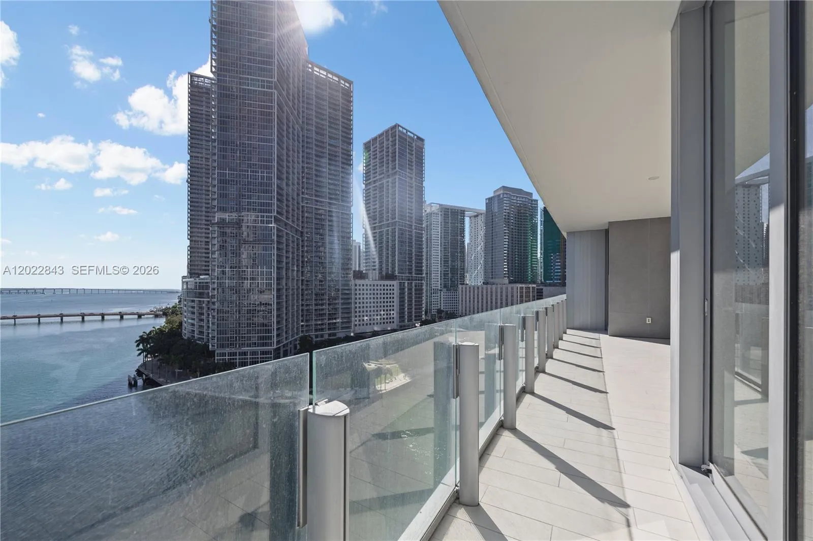 Foto de propiedad en 300 Biscayne Blvd Way 1102, Miami, FL 33131 Miami con MLS#