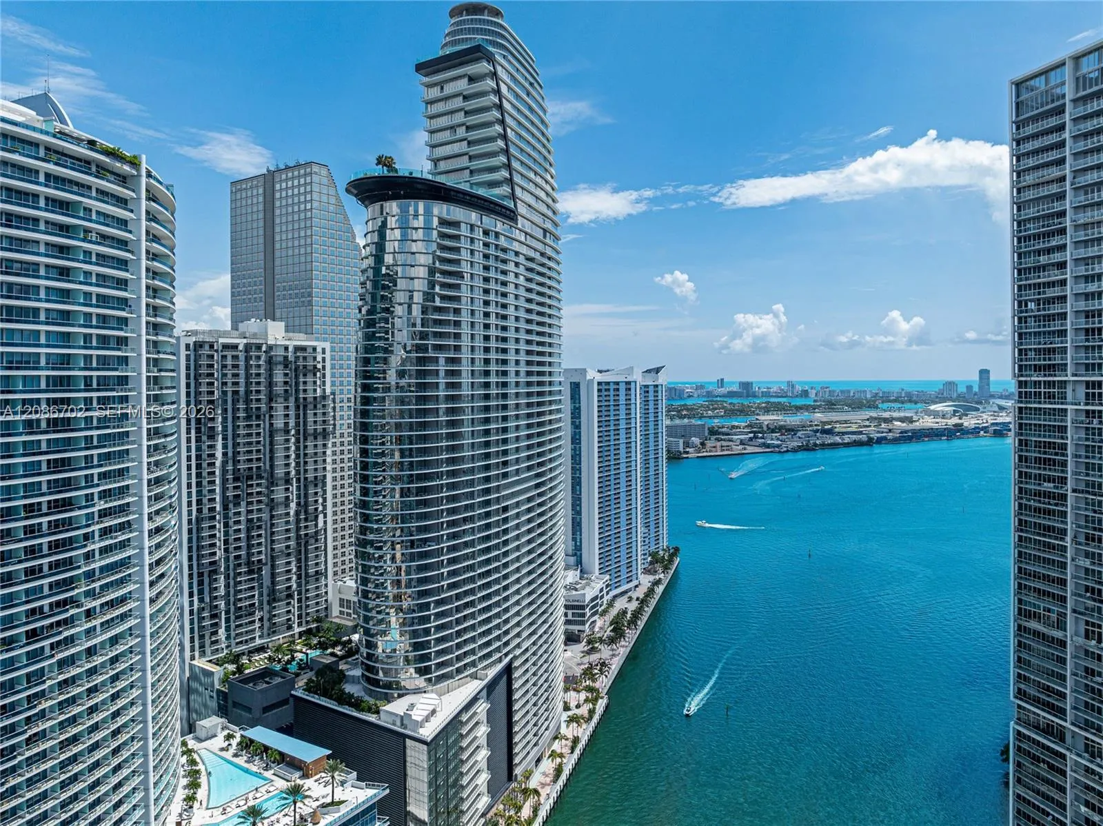 En Venta 300 Biscayne Blvd Way 1106, Miami, FL 33131, Miami, FL 33131