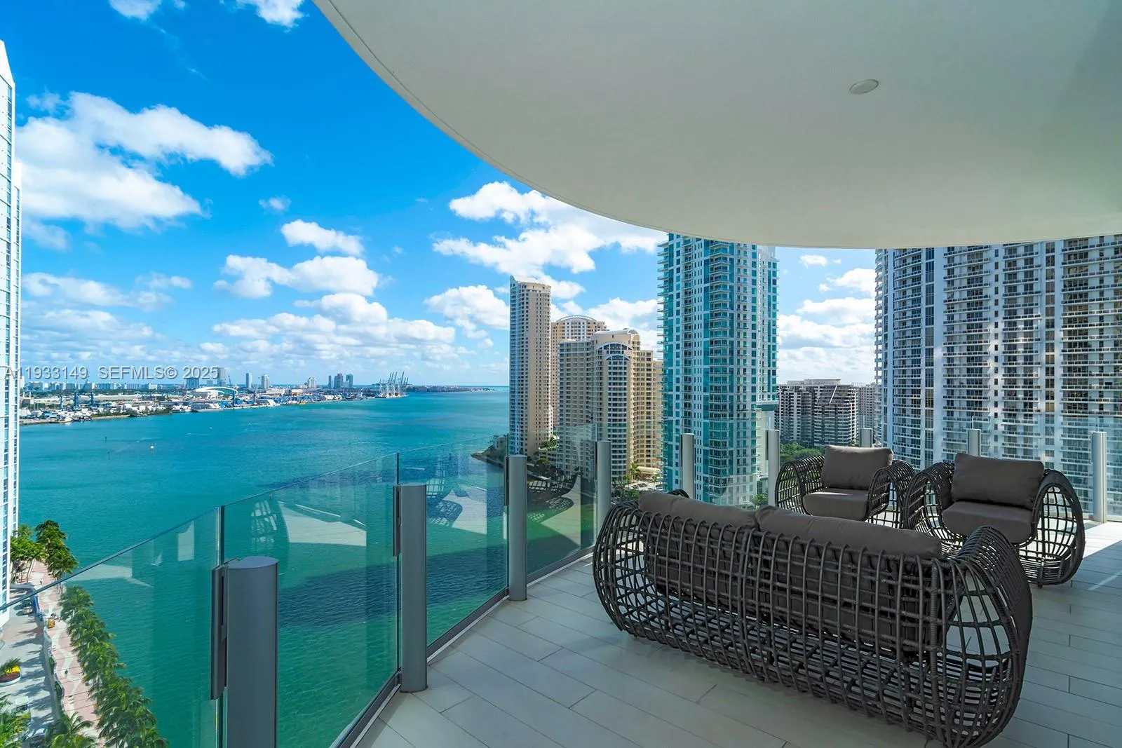 Foto de propiedad en 300 Biscayne Blvd Way 1901, Miami, FL 33131 Miami con MLS# 