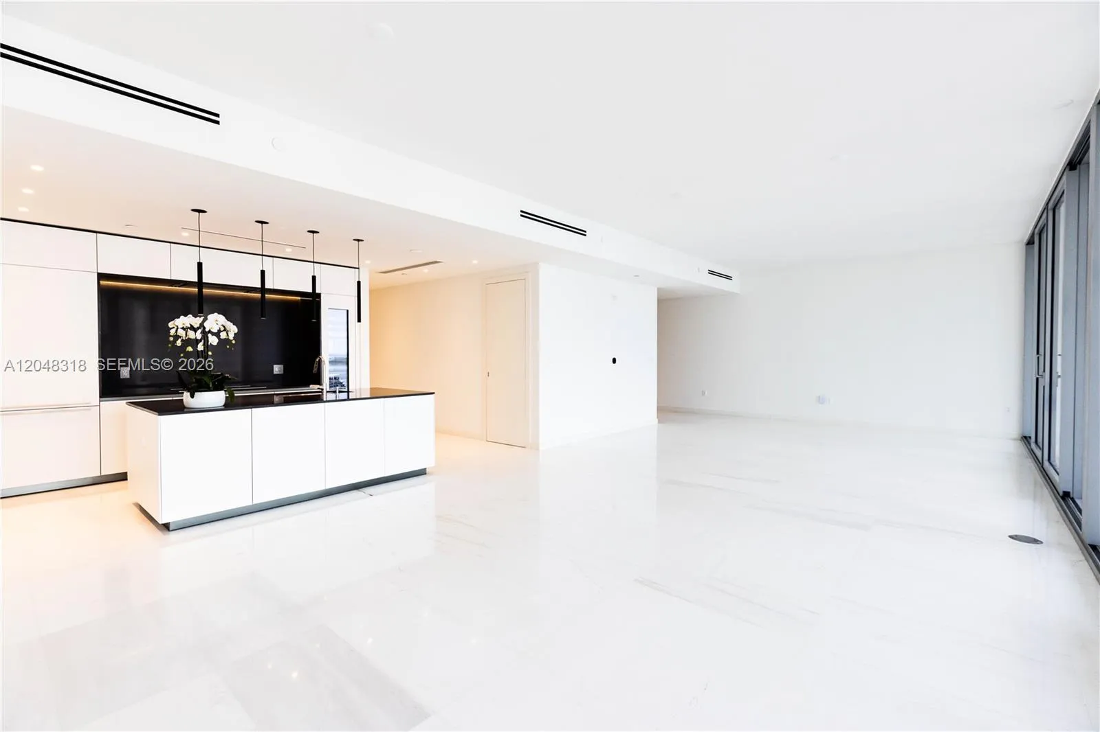 Foto de propiedad en 300 Biscayne Blvd Way 2702, Miami, FL 33131 Miami con MLS# 