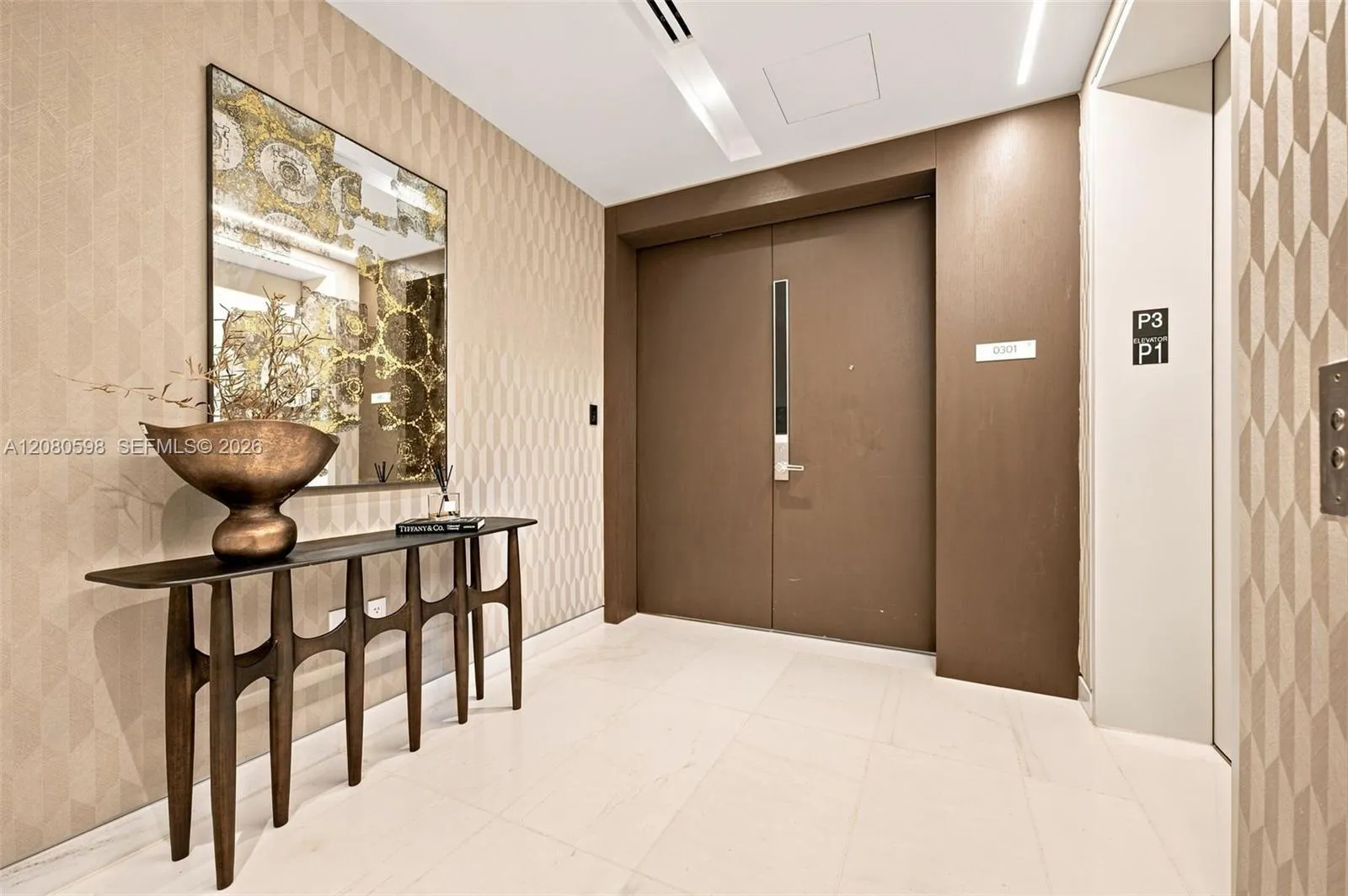 Foto de propiedad en 300 Biscayne Blvd Way 301, Miami, FL 33131 Miami con MLS#