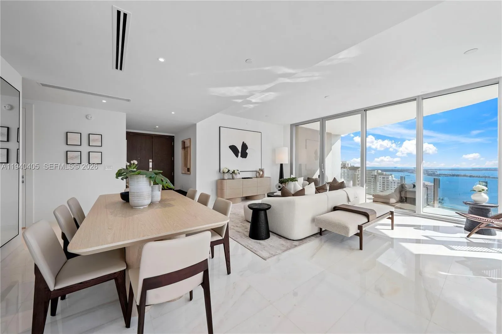 Foto de propiedad en 300 Biscayne Blvd Way 3407, Miami, FL 33131 Miami con MLS# 