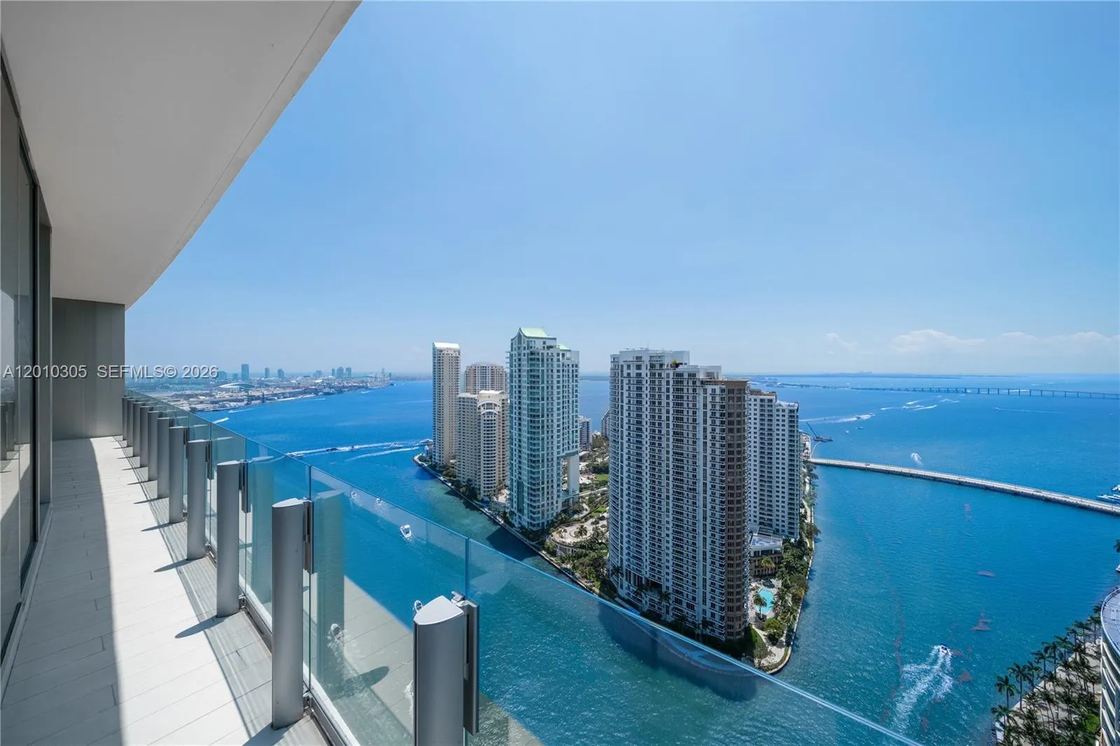 Foto de propiedad en 300 Biscayne Blvd Way 3503C, Miami, FL 33131 Miami con MLS#