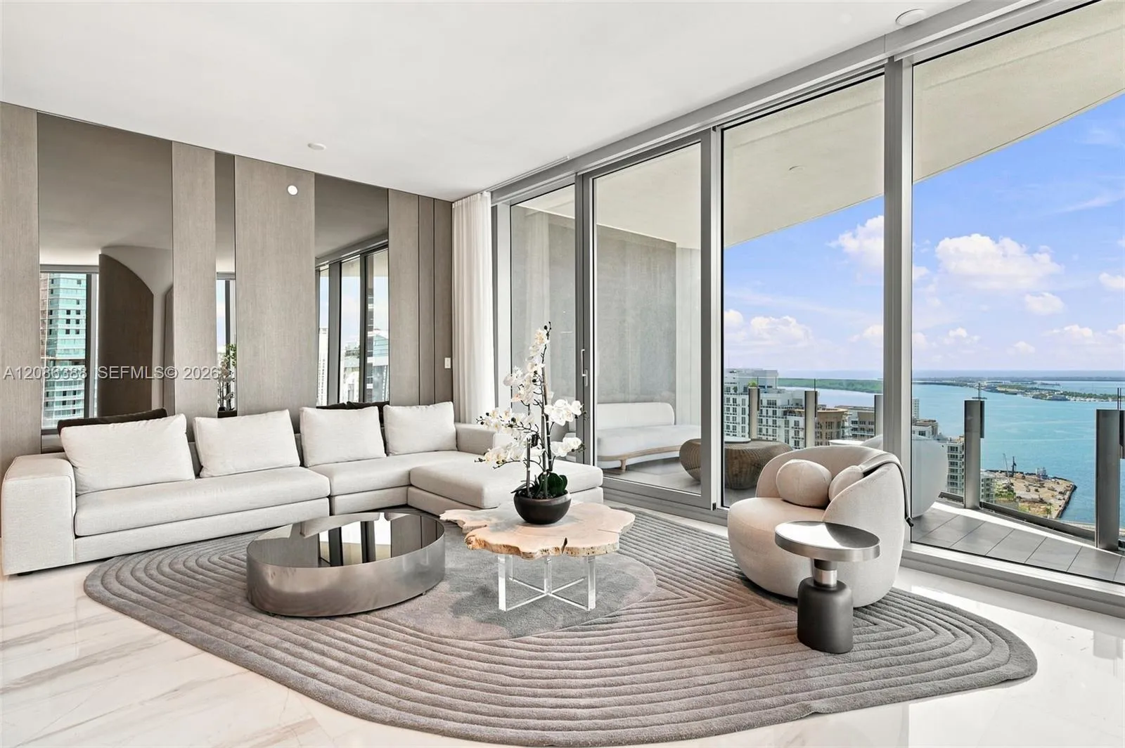 En Venta 300 Biscayne Blvd Way 3807, Miami, FL 33131, Miami, FL 33131