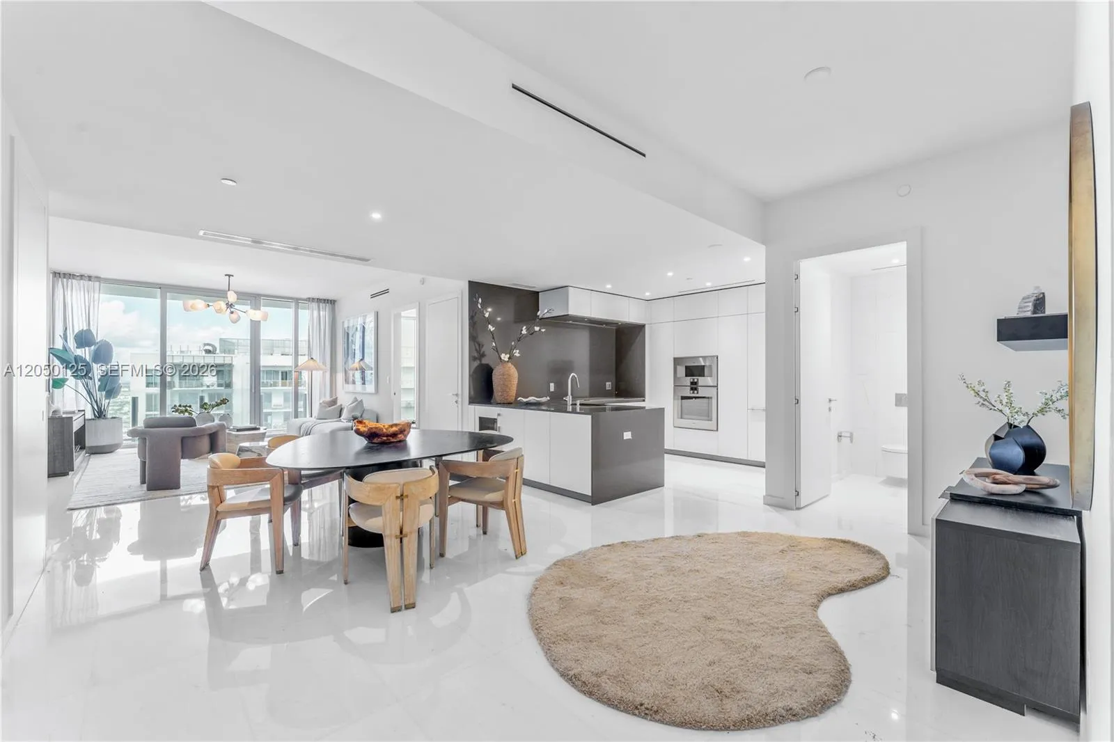 Foto de propiedad en 300 Biscayne Blvd Way 4309, Miami, FL 33131 Miami con MLS# 
