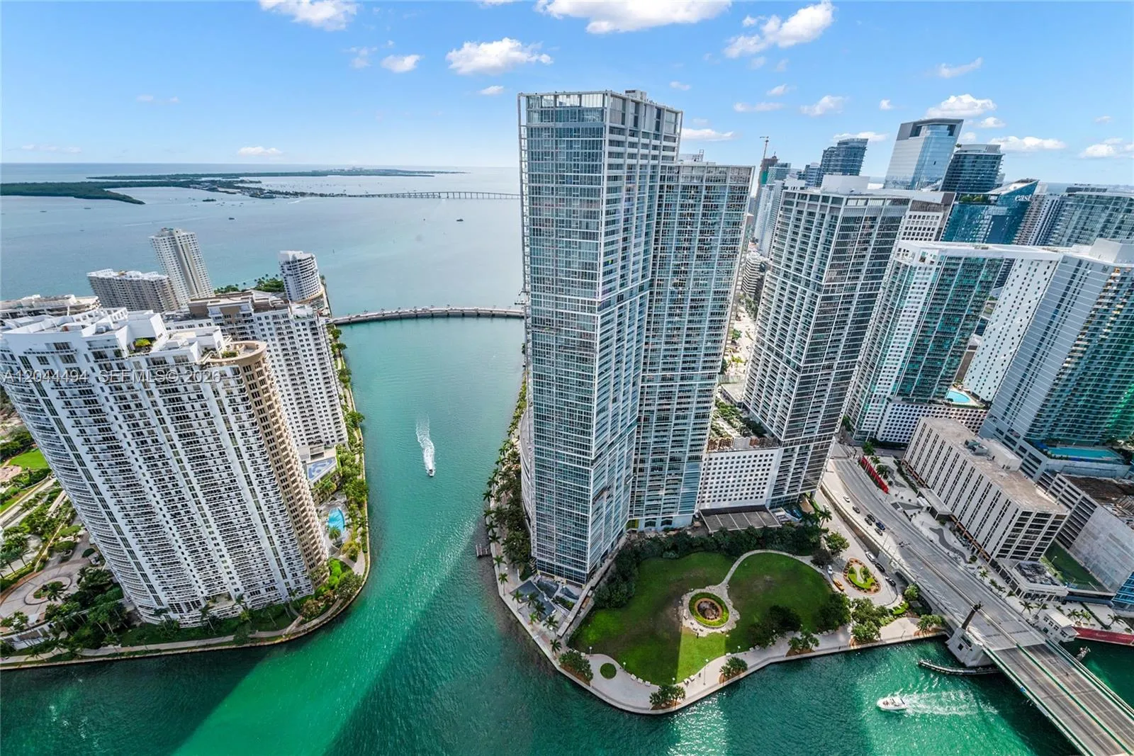 Foto de propiedad en 300 Biscayne Blvd Way 5104, Miami, FL 33131 Miami con MLS#