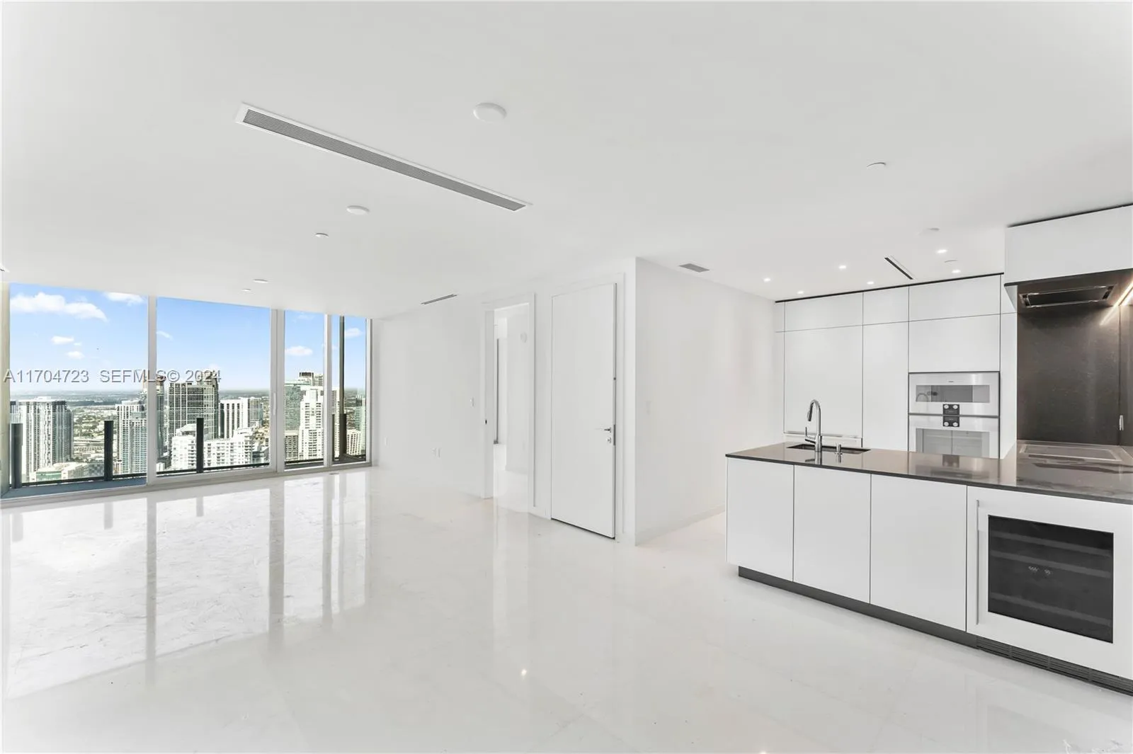 Foto de propiedad en 300 Biscayne Blvd Way 5209, Miami, FL 33131 Miami con MLS# 