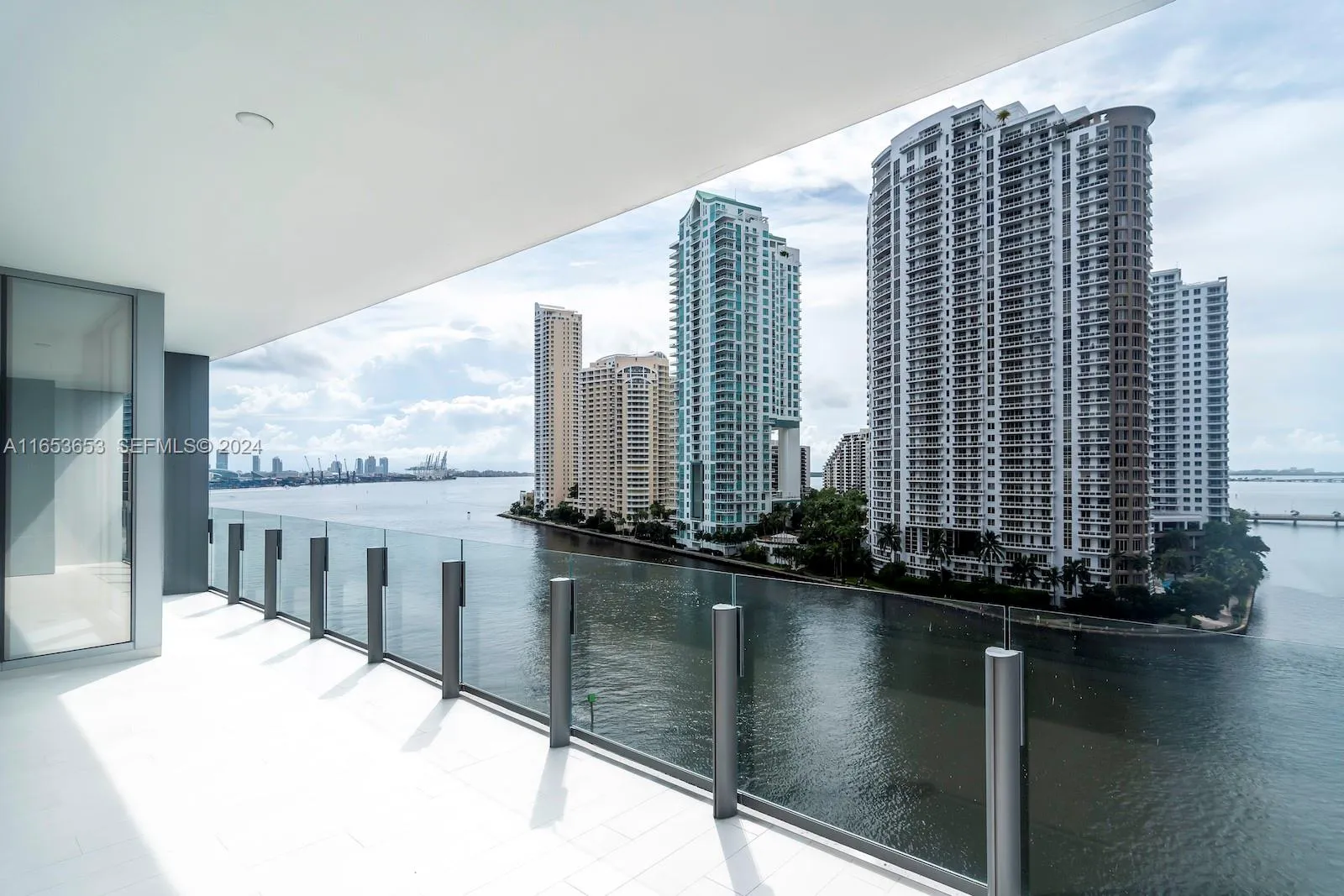 Foto de propiedad en 300 Biscayne Blvd Way 902, Miami, FL 33131 Miami con MLS# 