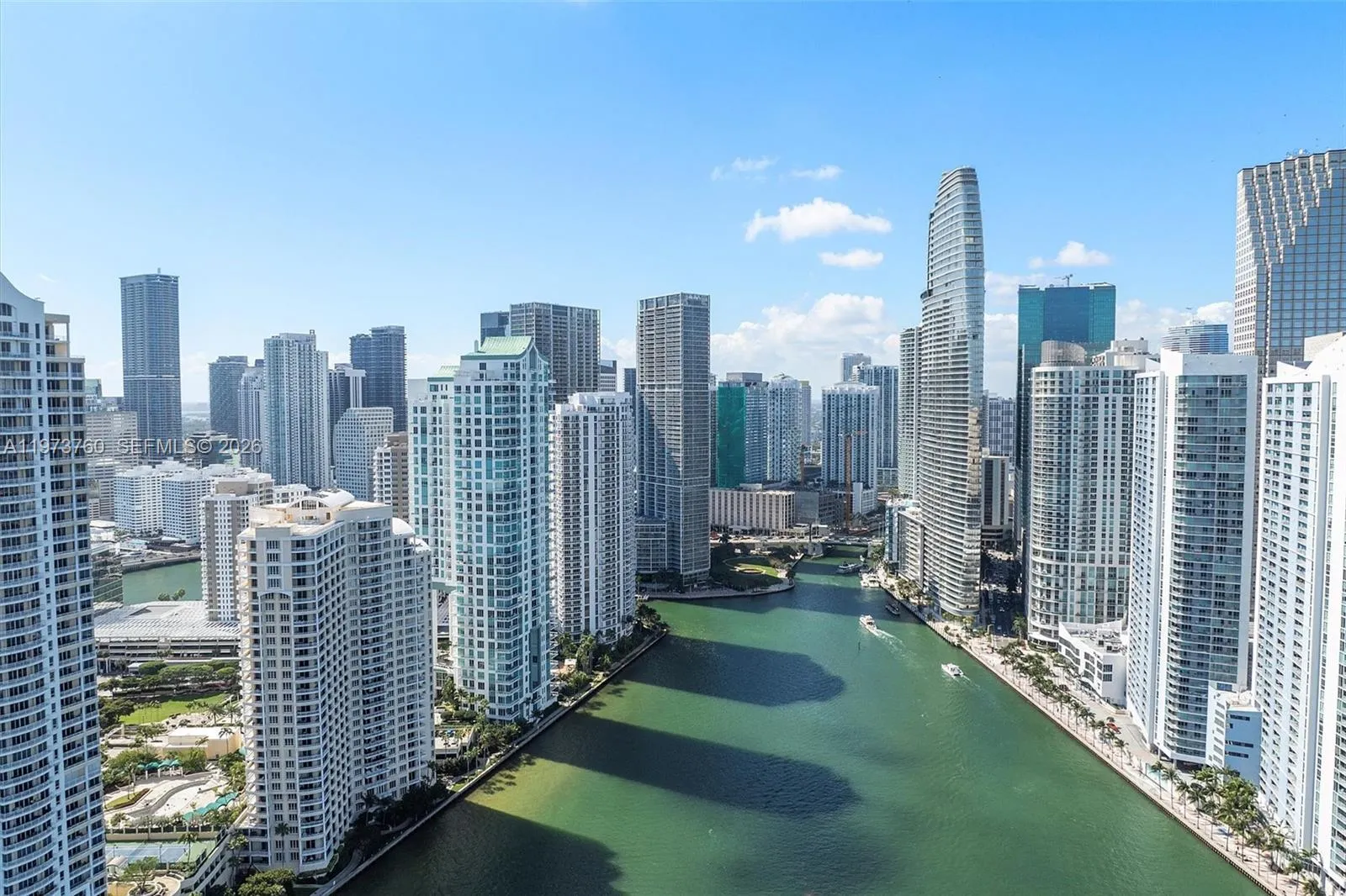 Foto de propiedad en 300 Biscayne Blvd Way 903, Miami, FL 33131 Miami con MLS# 