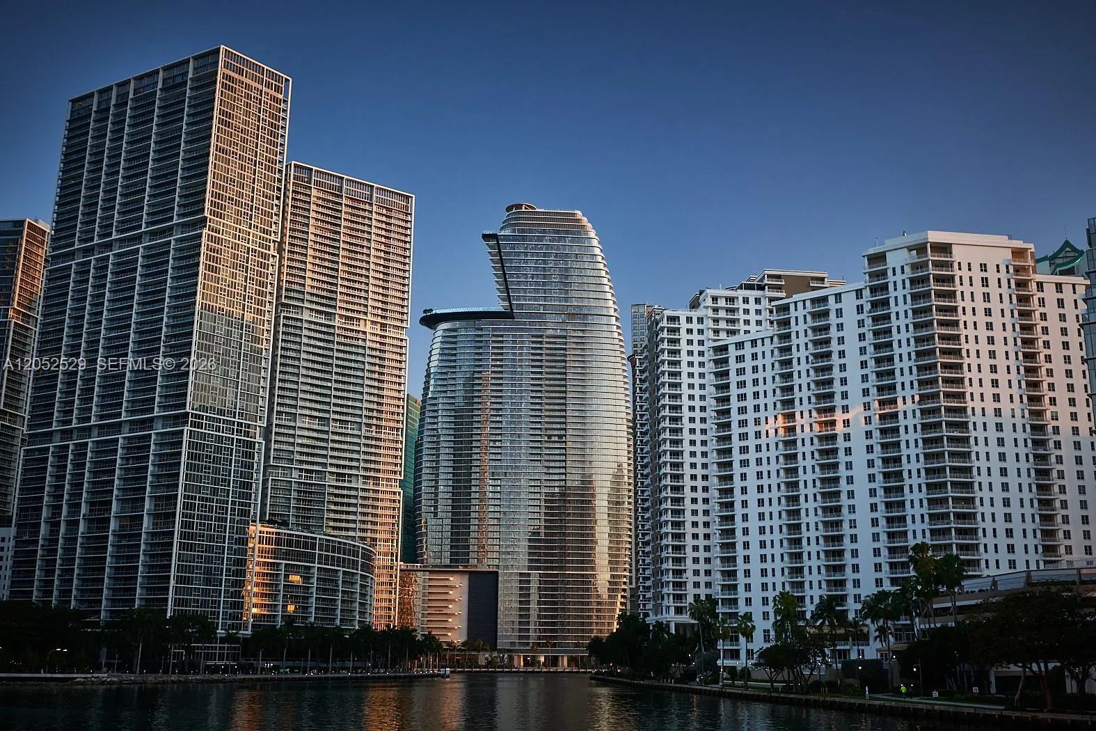 Foto de propiedad en 300 Biscayne Boulevard Way 1705W, Miami, FL 33131 Miami con MLS#
