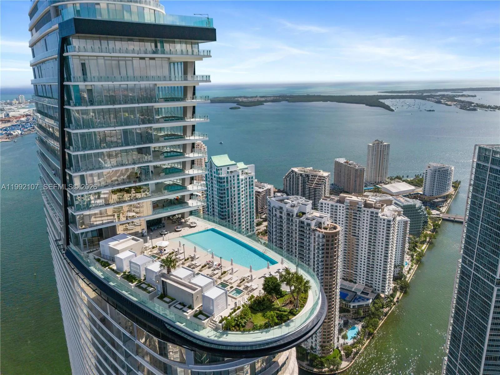 Foto de propiedad en 300 Biscayne Boulevard Way 2103C, Miami, FL 33131 Miami con MLS# 