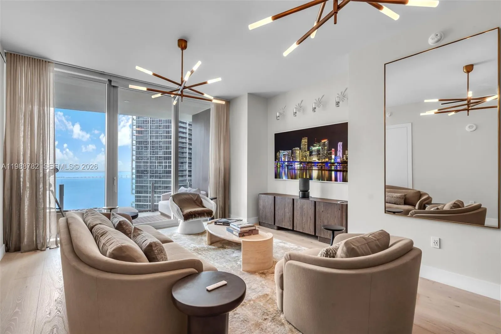 Foto de propiedad en 300 Biscayne Boulevard Way 2605W, Miami, FL 33131 Miami con MLS#